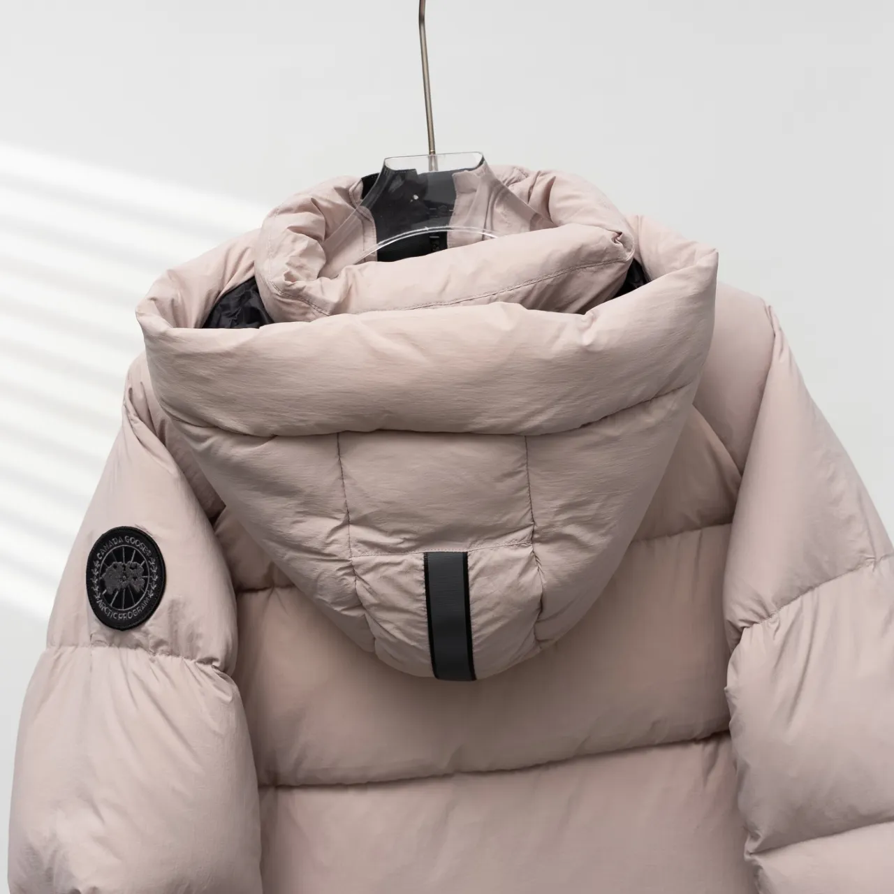 Top P880 CANADA GOOSE丨Canada Goose Ouyang Nana Generation Hooded Down Jacket Color: Light Pink Size: S-XXL